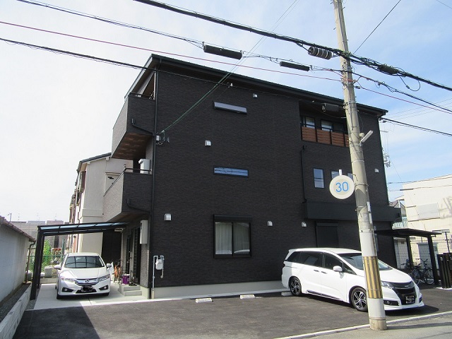 東大阪市・3階建て2世帯住宅の家